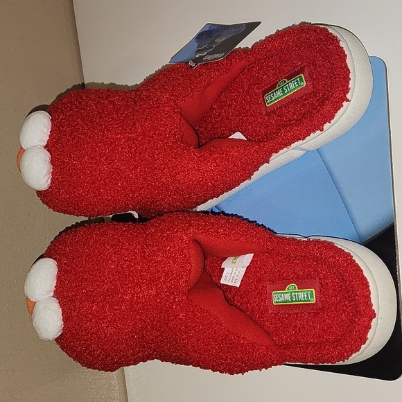 Sesame Street Elmo Red Slippers Women's Small NWT - Picture 3 of 6